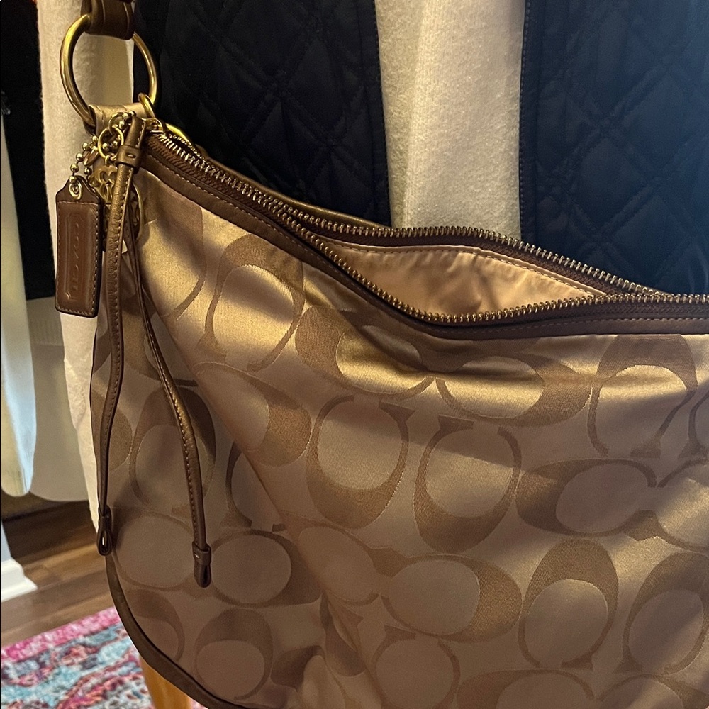 Coach Gold Crossbody Bag/Shoulder bag